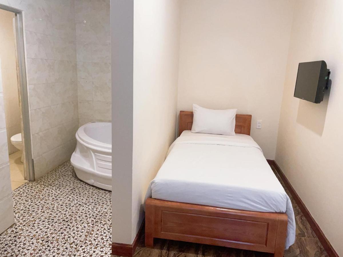 Hung Vuong Hotel プレイク エクステリア 写真